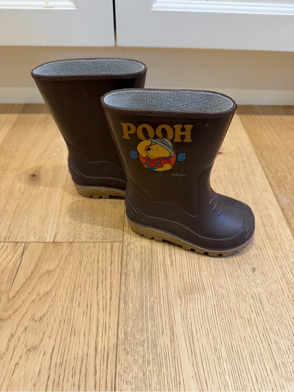 Vintage Winnie the Pooh toddler 5 Rain Boots brown